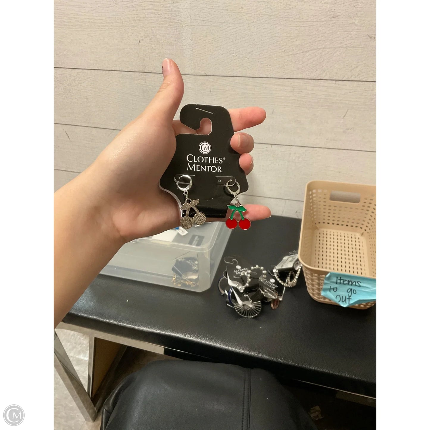 Earrings Dangle/drop By Clothes Mentor