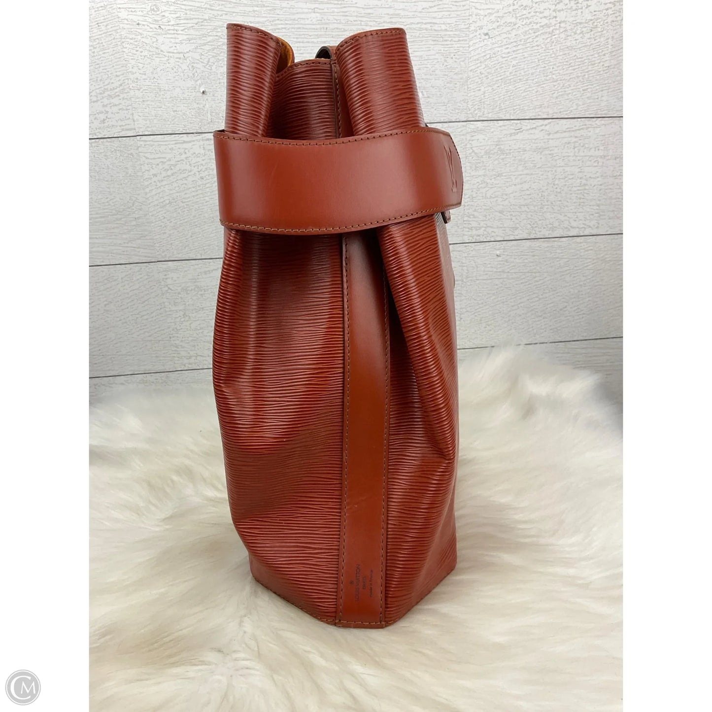 Handbag Luxury Designer By Louis Vuitton, Size: Medium