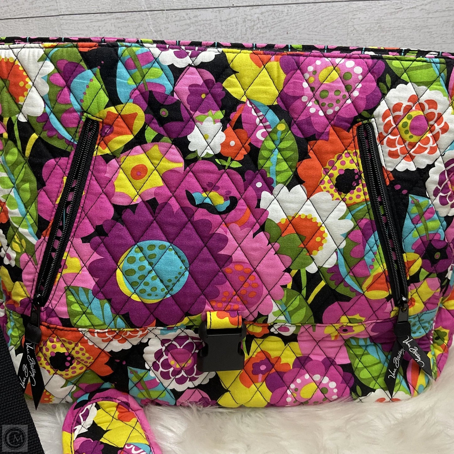 Handbag By Vera Bradley, Size: Medium