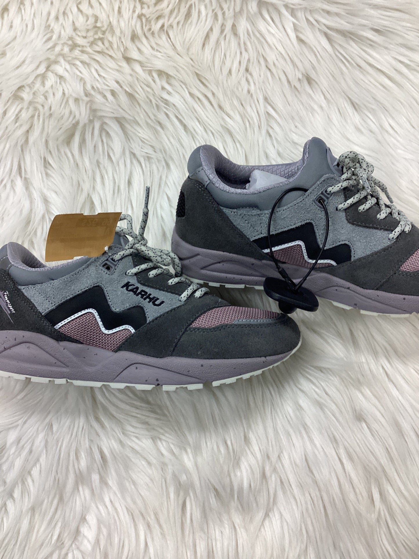 Shoes Athletic By Cmb In Grey & Purple, Size:5.5