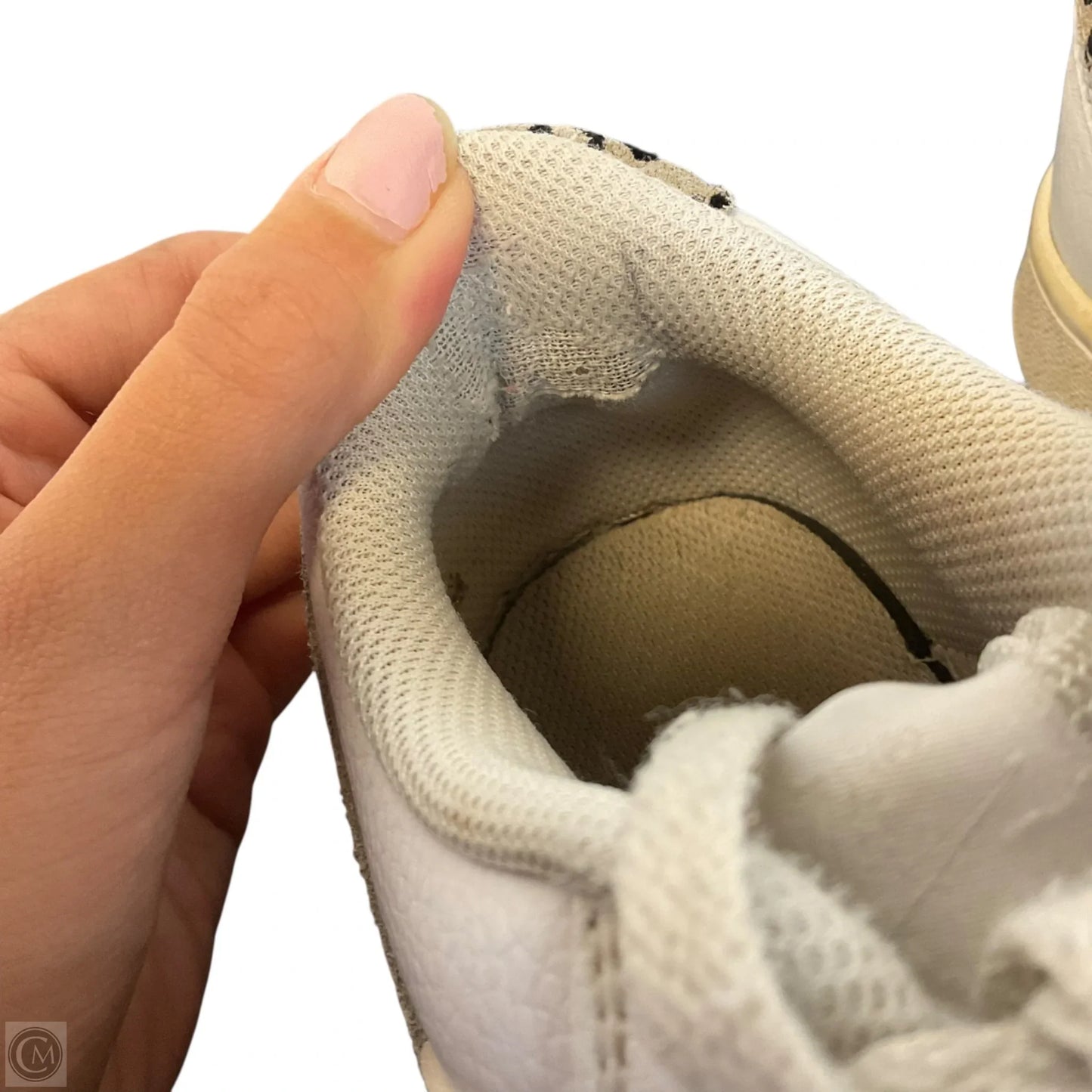 Shoes Athletic By Nike In White, Size: 8