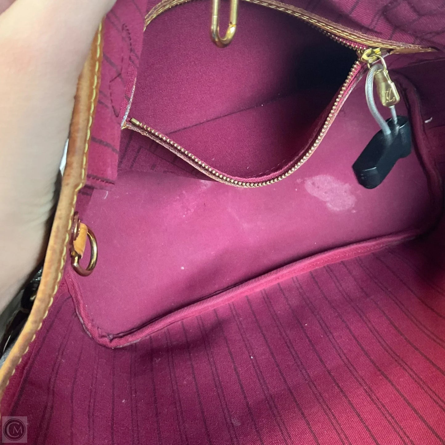 Handbag Luxury Designer By Louis Vuitton, Size: Small