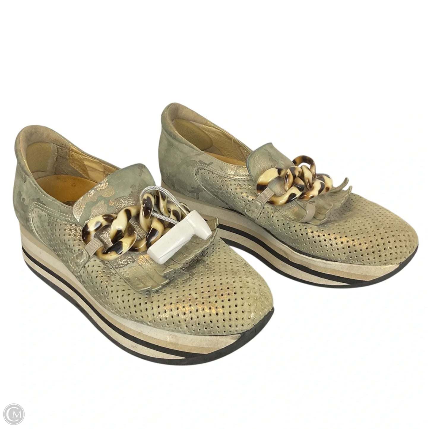 Shoes Sneakers By Clothes Mentor In Green, Size: 7.5