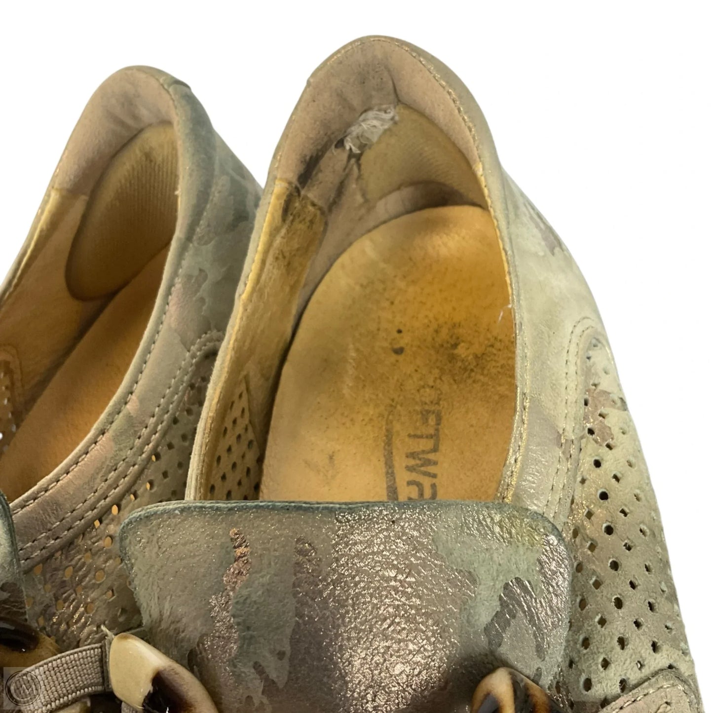 Shoes Sneakers By Clothes Mentor In Green, Size: 7.5