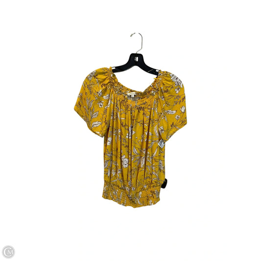 Top Short Sleeve By Cupcakes And Cashmere In Yellow, Size: S