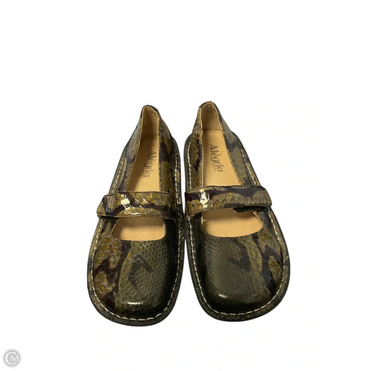 Shoes Flats By Alegria In Green, Size: 6