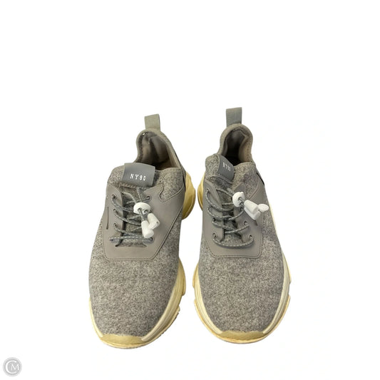 Shoes Athletic By Steve Madden In Grey, Size: 8.5