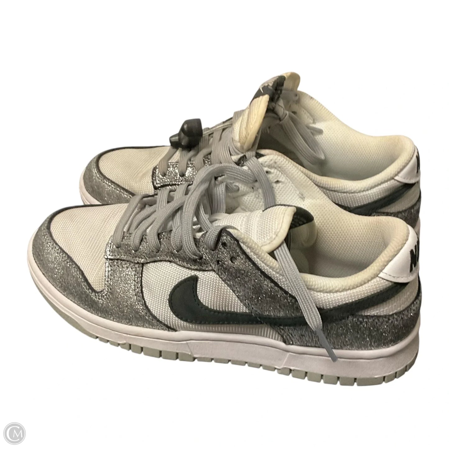 Shoes Sneakers By Nike In Silver, Size: 8