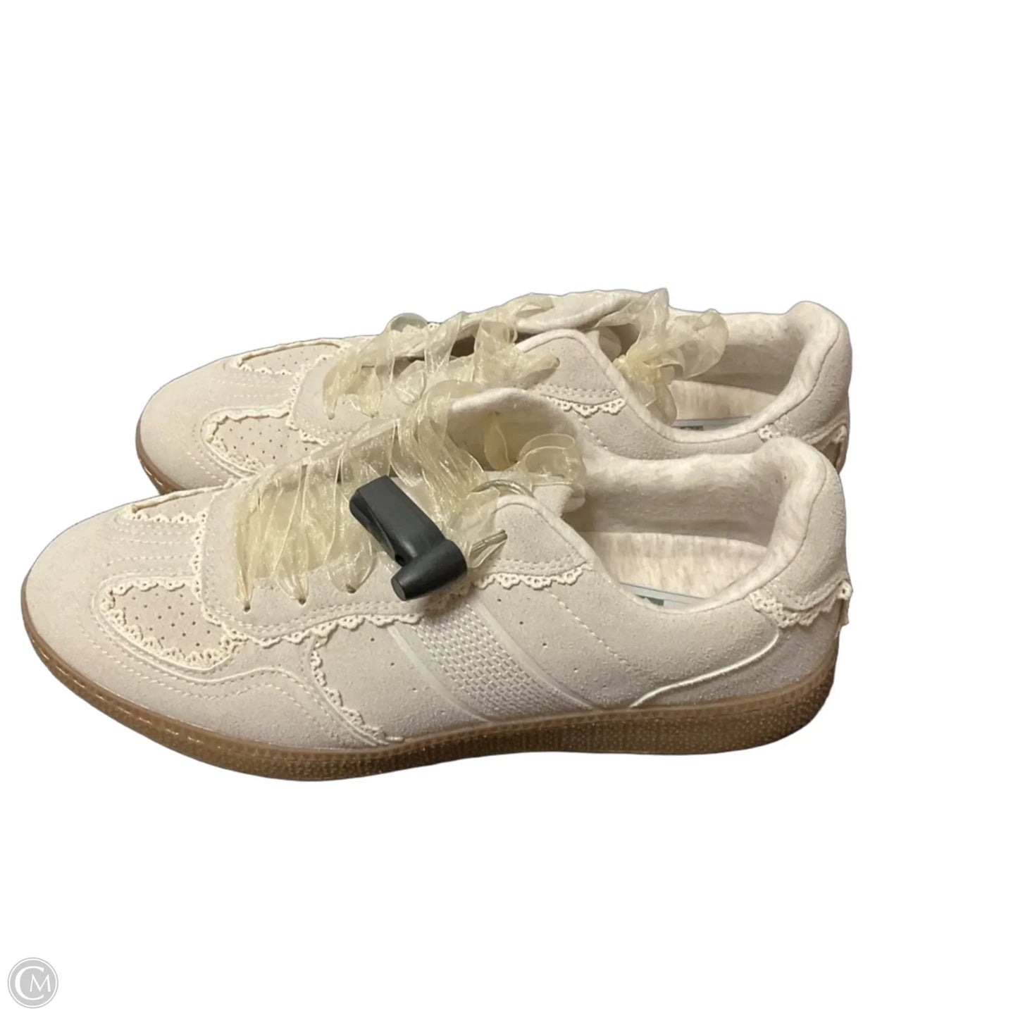 Shoes Sneakers By Sincerely Jules In Cream, Size: 8.5