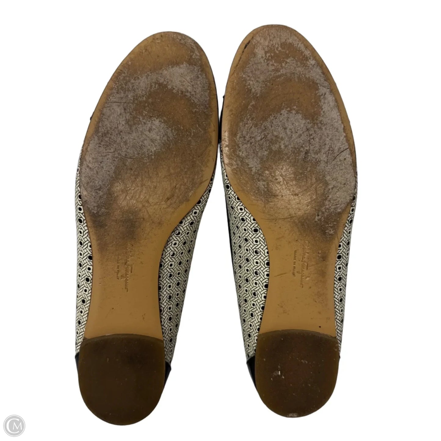 Varina Cap Toe Flats Shoes Luxury Designer By Ferragamo In Black & Cream, Size: 10.5