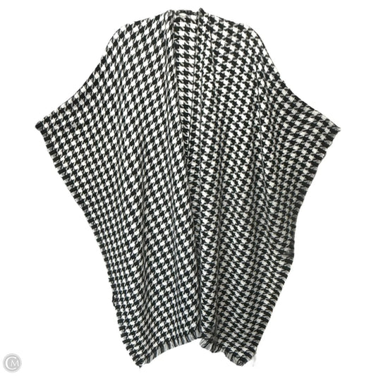 Flannel Poncho By Old Navy In Black & White Houndstooth