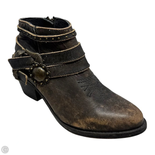 Boots Ankle Flats By Circle G In Brown, Size: 5.5