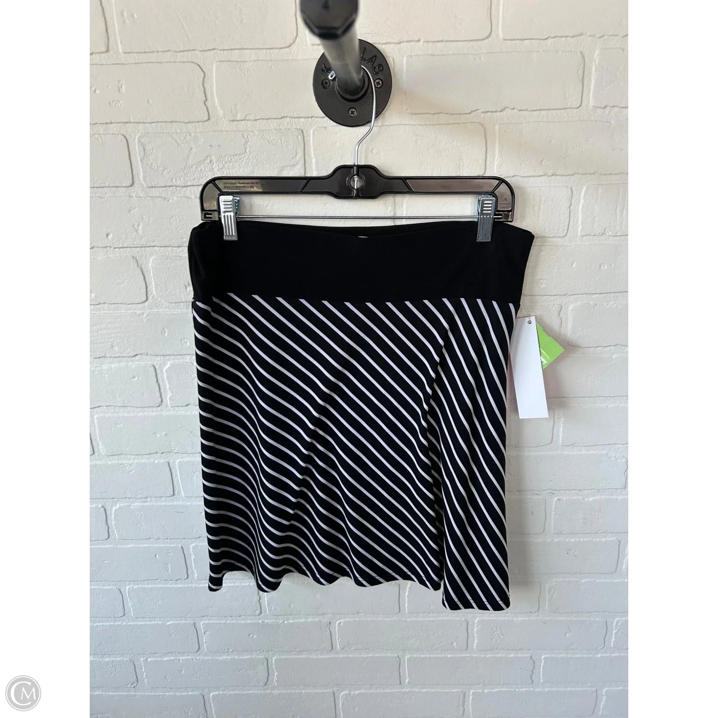 Skirt Mini & Short By White House Black Market In Black & White, Size: 8