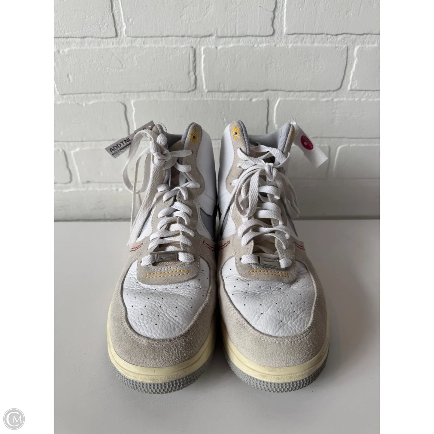 Shoes Athletic By Nike In Grey & White, Size: 11