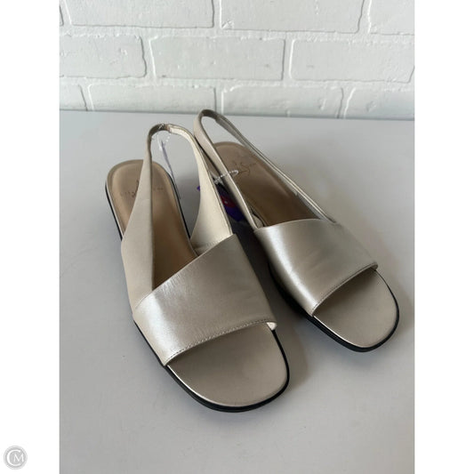 Sandals Flats By Life Stride In Cream, Size: 11