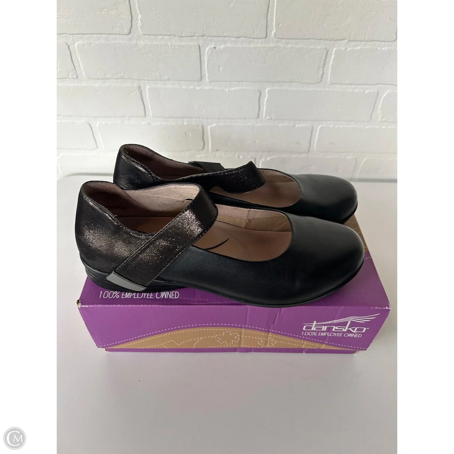 Shoes Flats By Dansko In Black, Size: 11.5