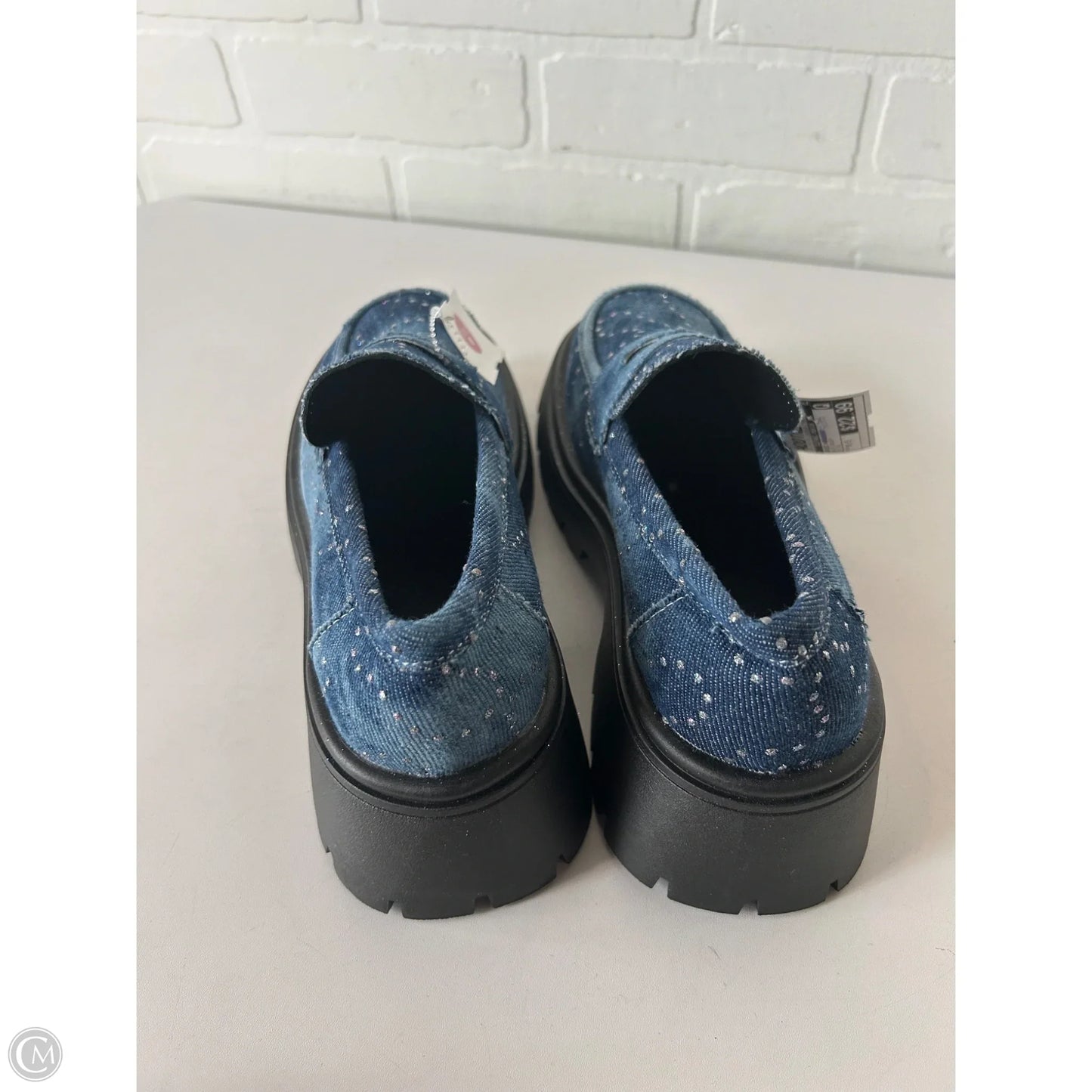Shoes Athletic By Clothes Mentor In Blue Denim, Size: 9.5