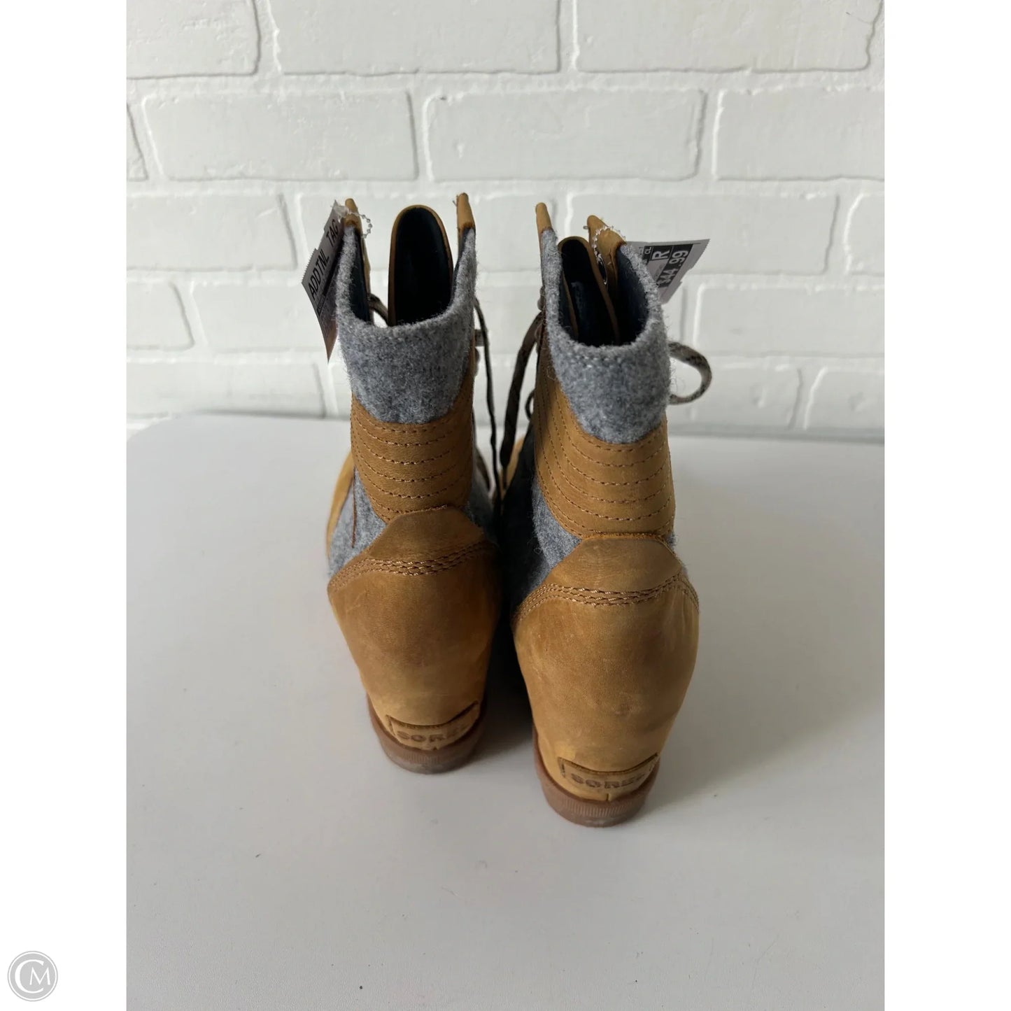 Boots Mid-calf Flats By Sorel In Gold & Tan, Size: 12