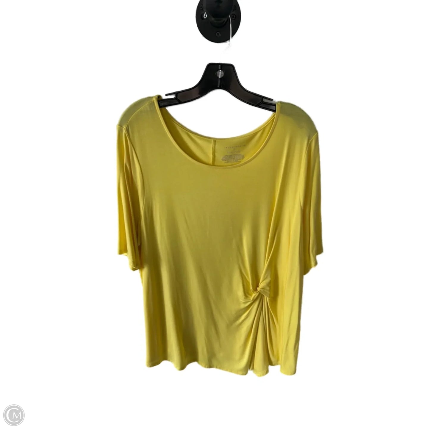 Top Short Sleeve By Investments In Yellow, Size: 1x