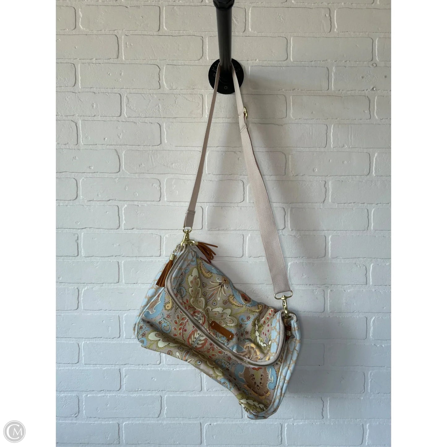 Tote By Clothes Mentor, Size: Medium