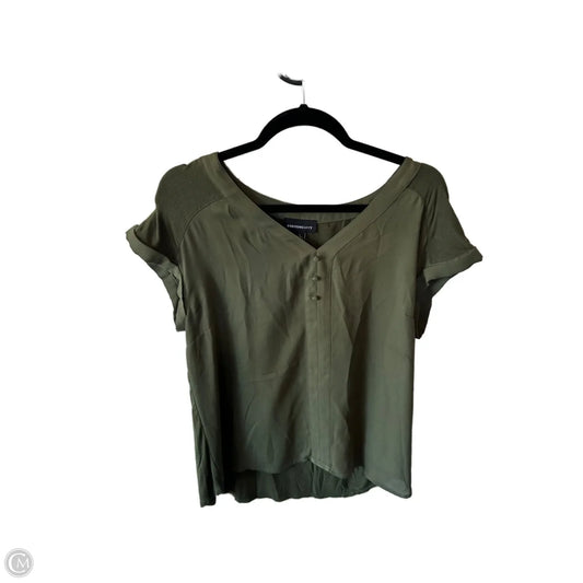 Top Short Sleeve By Fortune & Ivy In Green, Size: Large