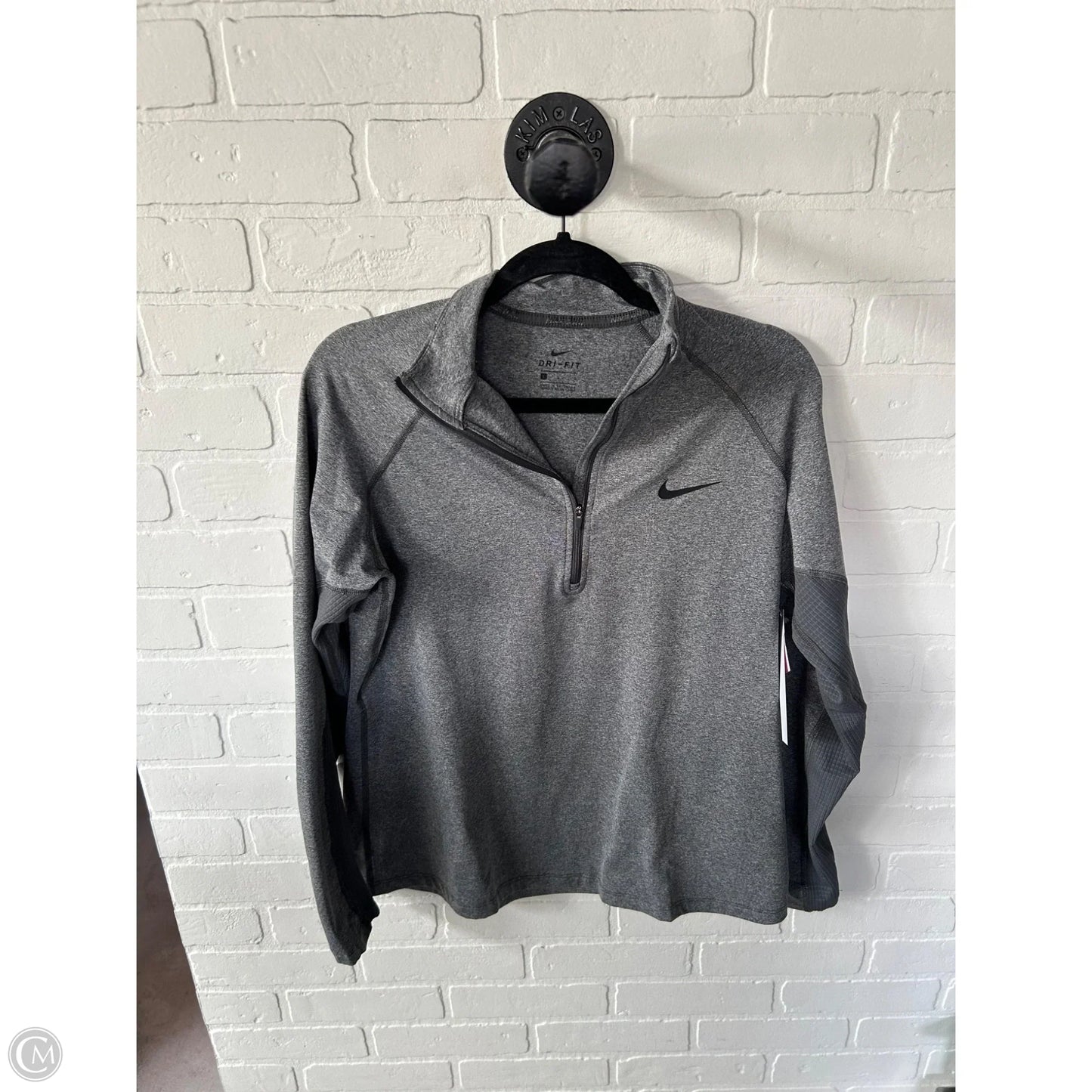 Athletic Top Long Sleeve Collar By Nike In Ivory, Size: L