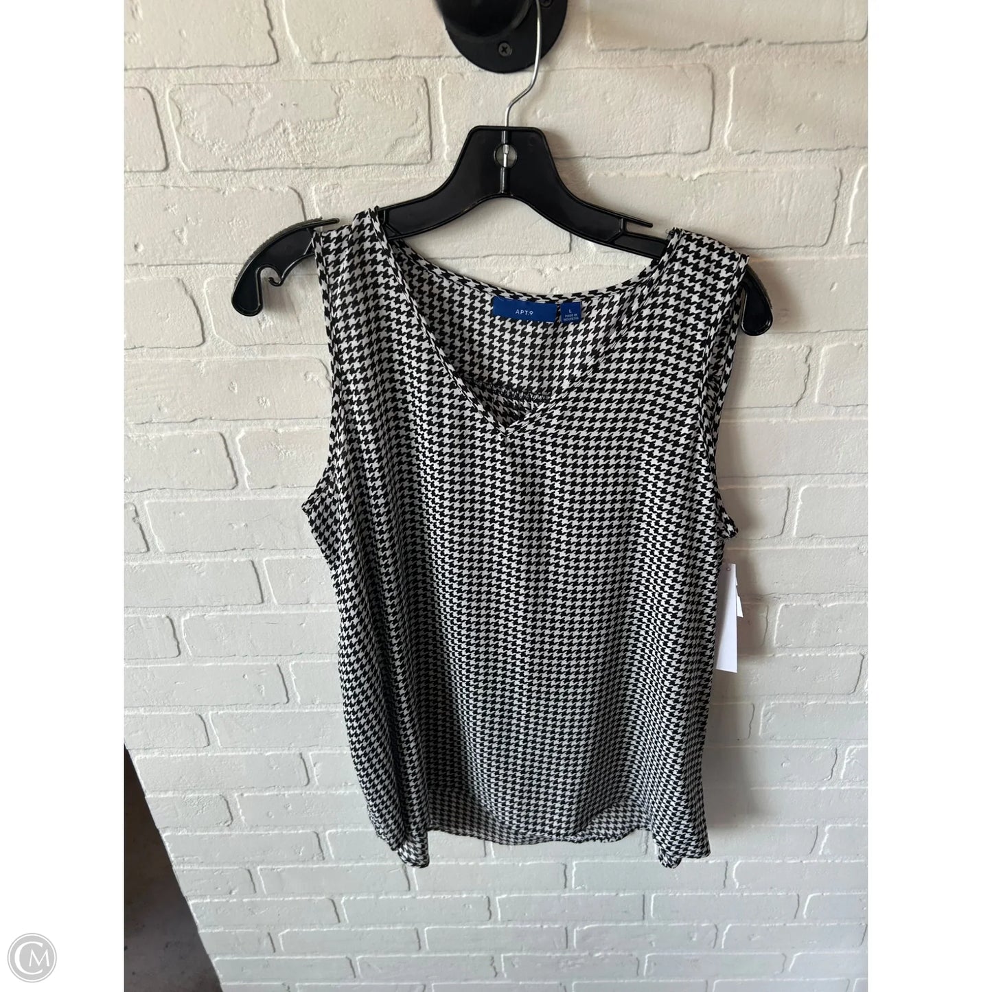 Top Sleeveless By Apt 9 In Black & White, Size: L