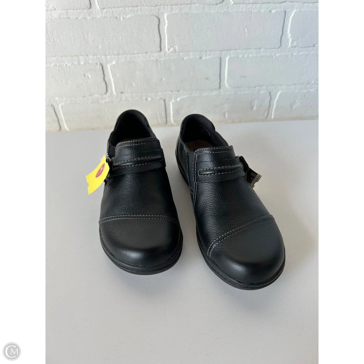 Shoes Flats By Clarks In Black, Size: 5