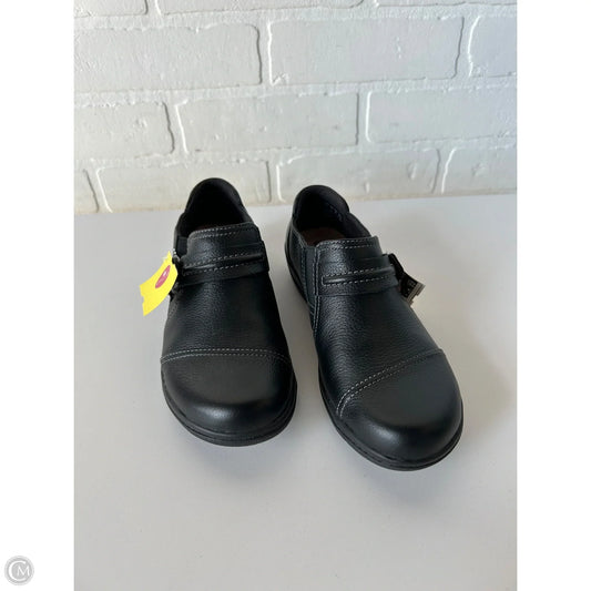 Shoes Flats By Clarks In Black, Size: 5