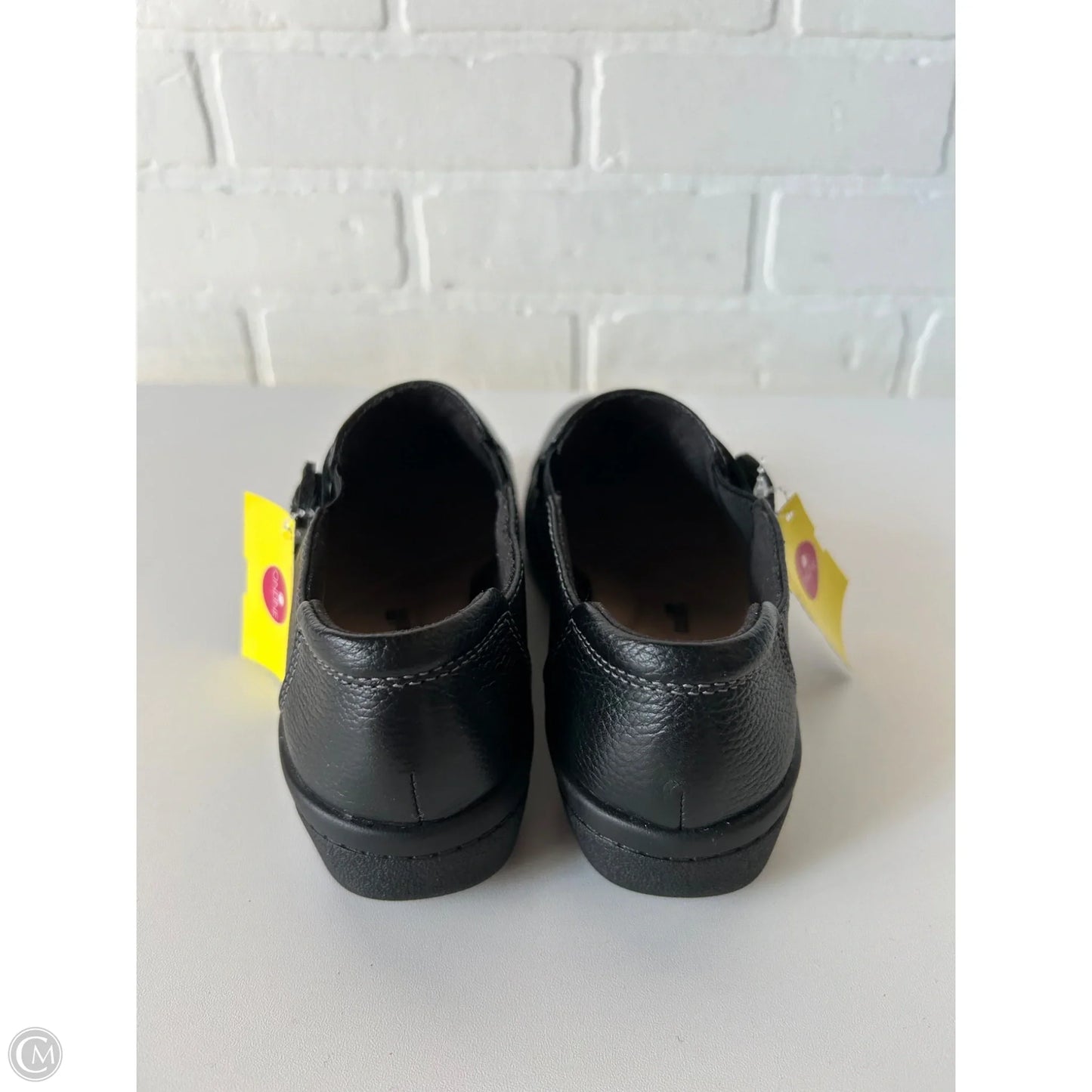 Shoes Flats By Clarks In Black, Size: 5