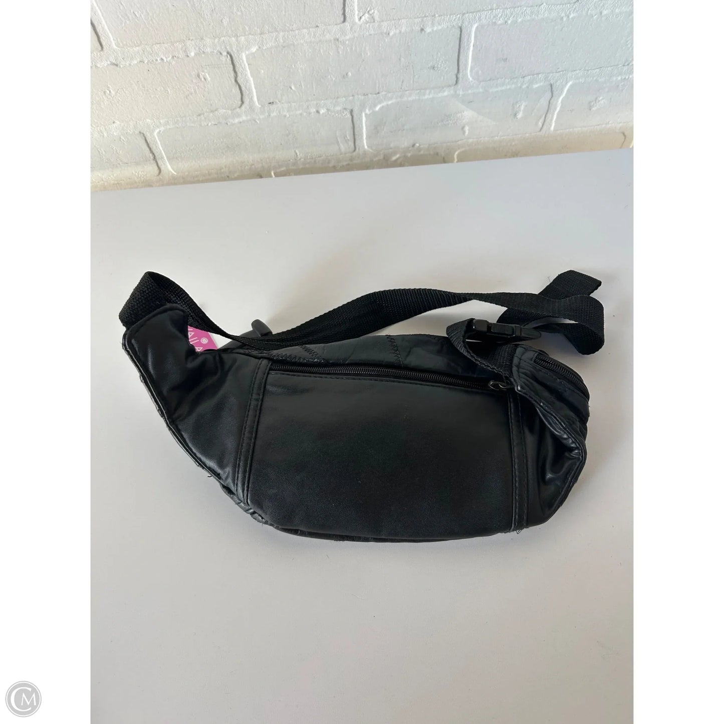 Belt Bag By Clothes Mentor, Size: Medium