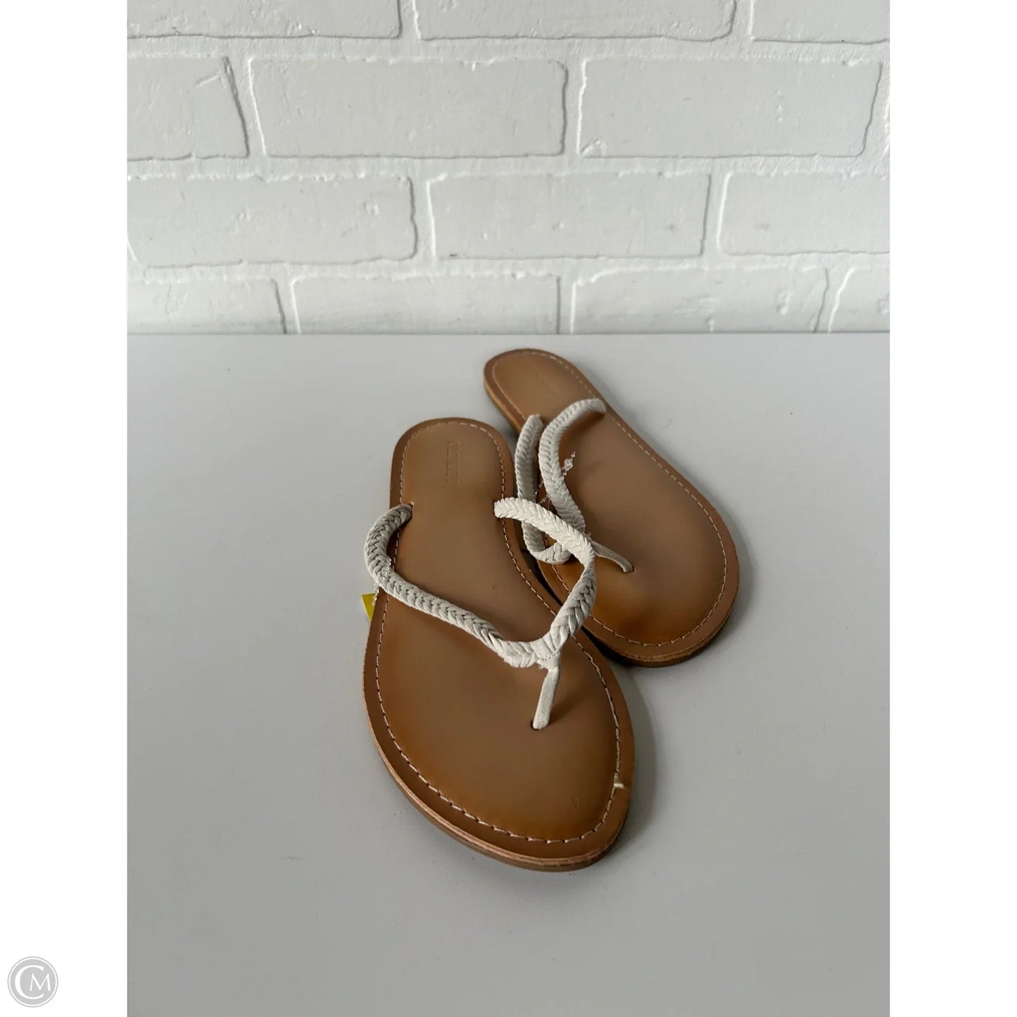 Sandals Flip Flops By Old Navy In Cream & Tan, Size: 9
