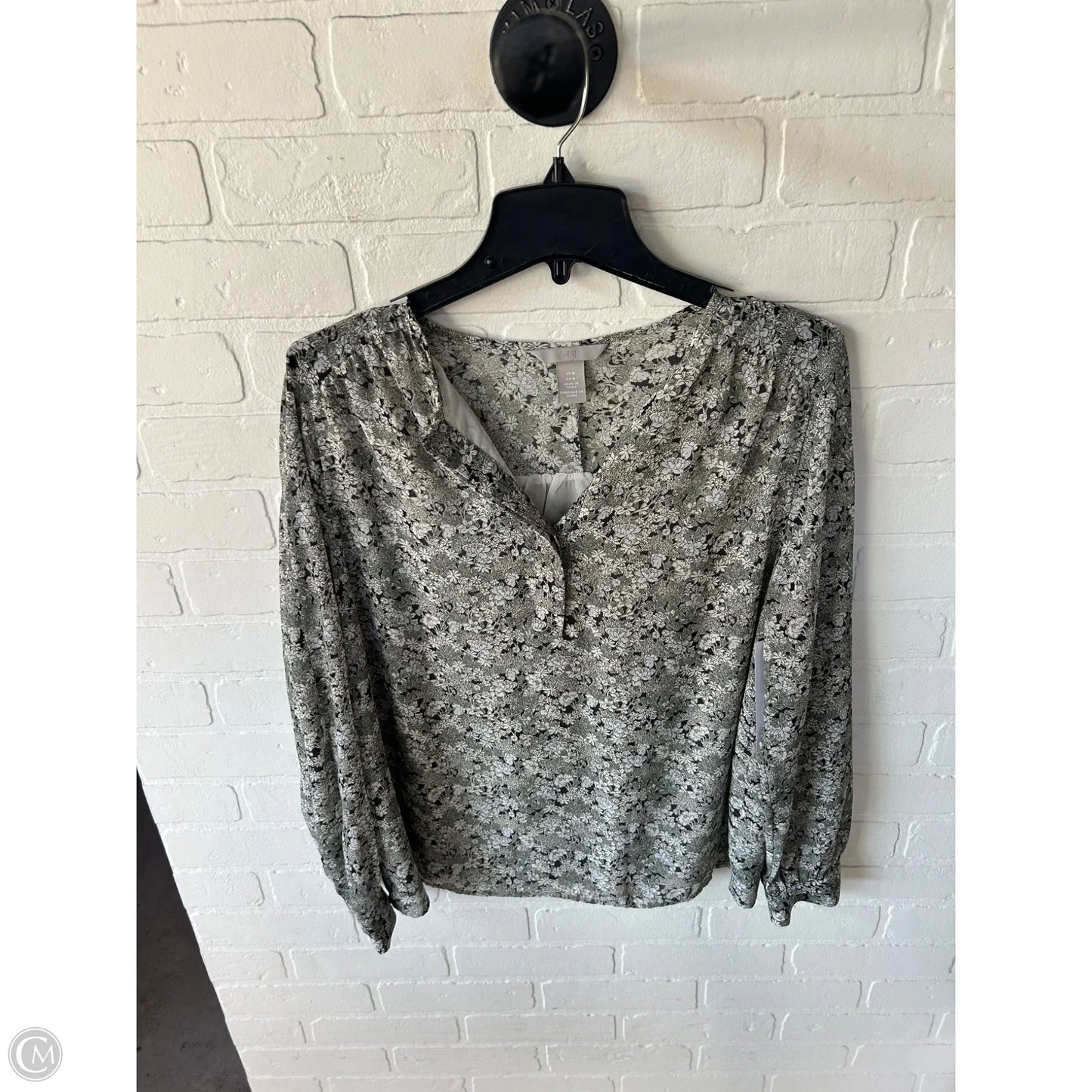 Top Long Sleeve By H&m In Green & White, Size: M