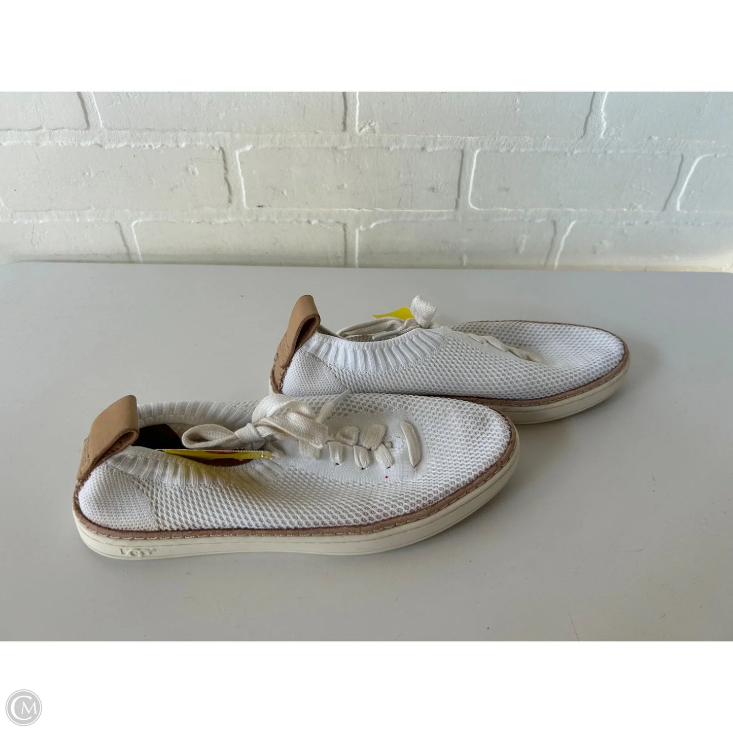 Shoes Designer By Ugg In White, Size: 7