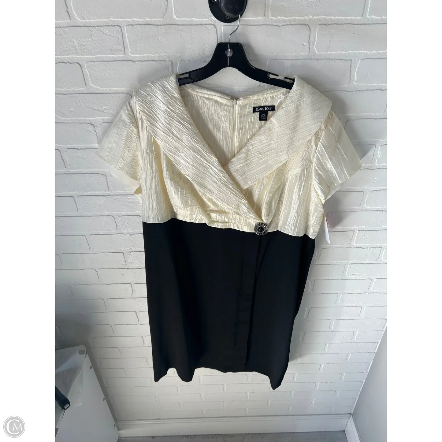 Dress Party Midi By Clothes Mentor In Black & Cream, Size: L