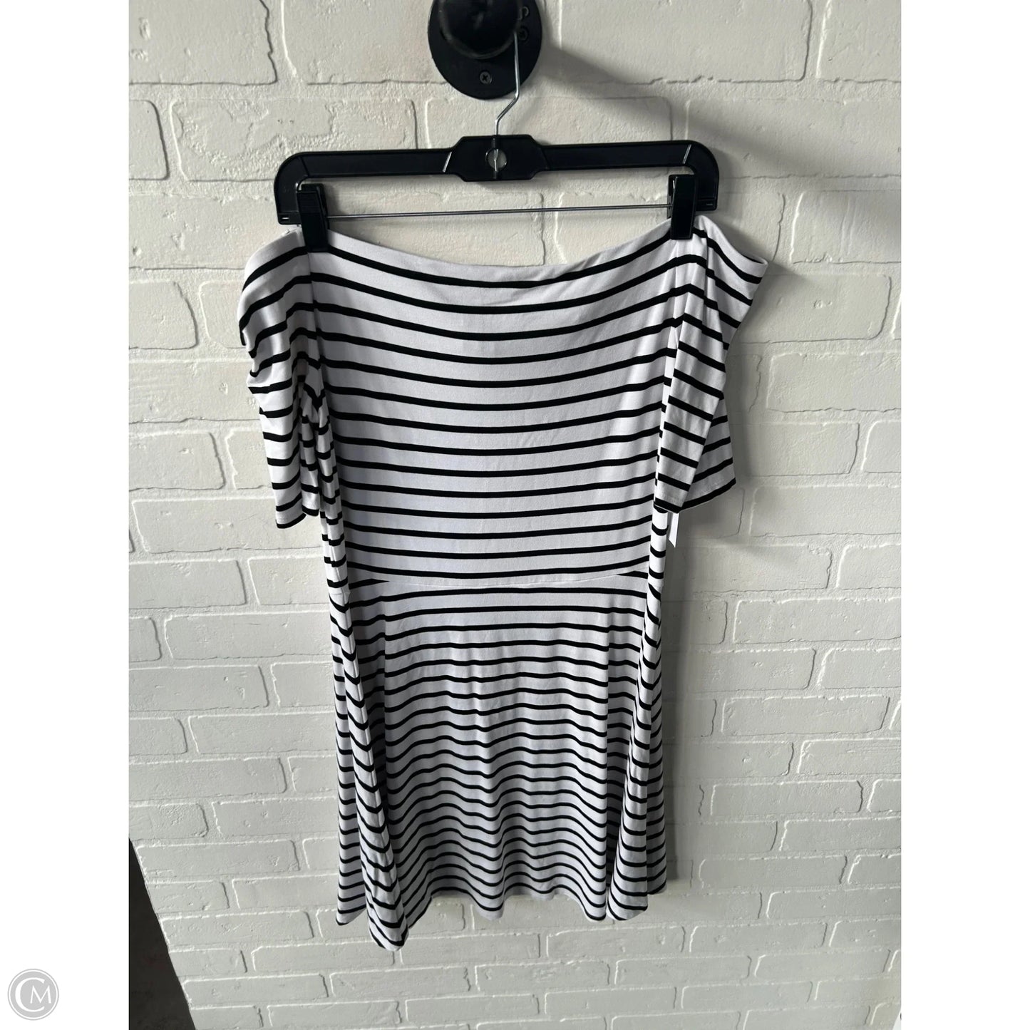 Dress Casual Short By White House Black Market In Black & White, Size: L
