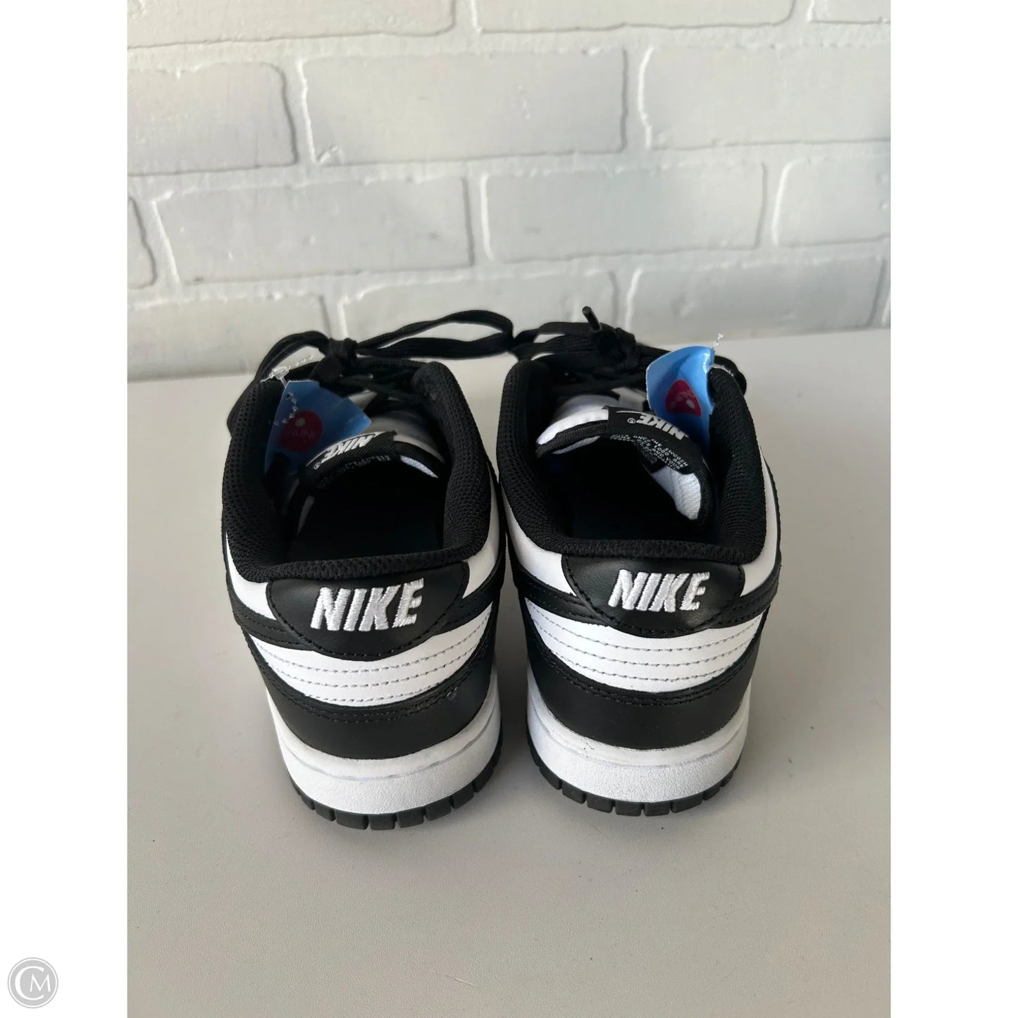 Shoes Athletic By Nike In Black & White, Size: 8.5