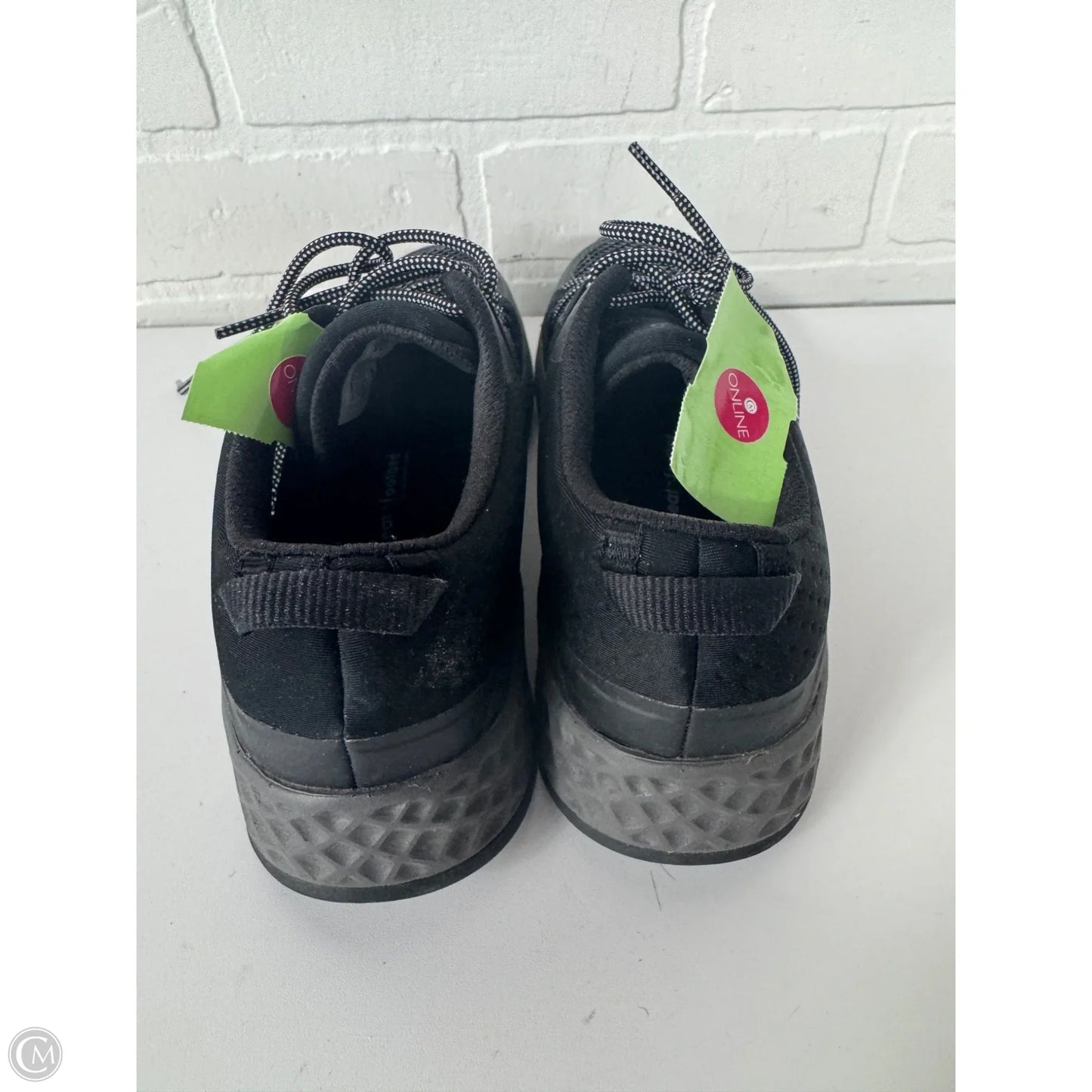 Shoes Athletic By Chacos In Black & White, Size: 7