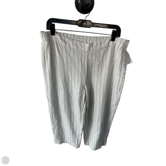 Pants Cropped By Chicos In White, Size: 12