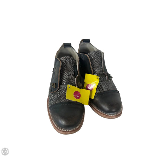 Shoes Heels Block By Freebird In Black & Grey, Size: 5