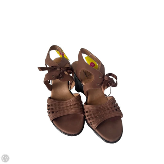 Sandals Heels Wedge By Clothes Mentor In Brown, Size: 9.5