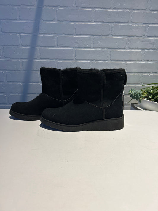 Boots Designer By Ugg In Black, Size: 8