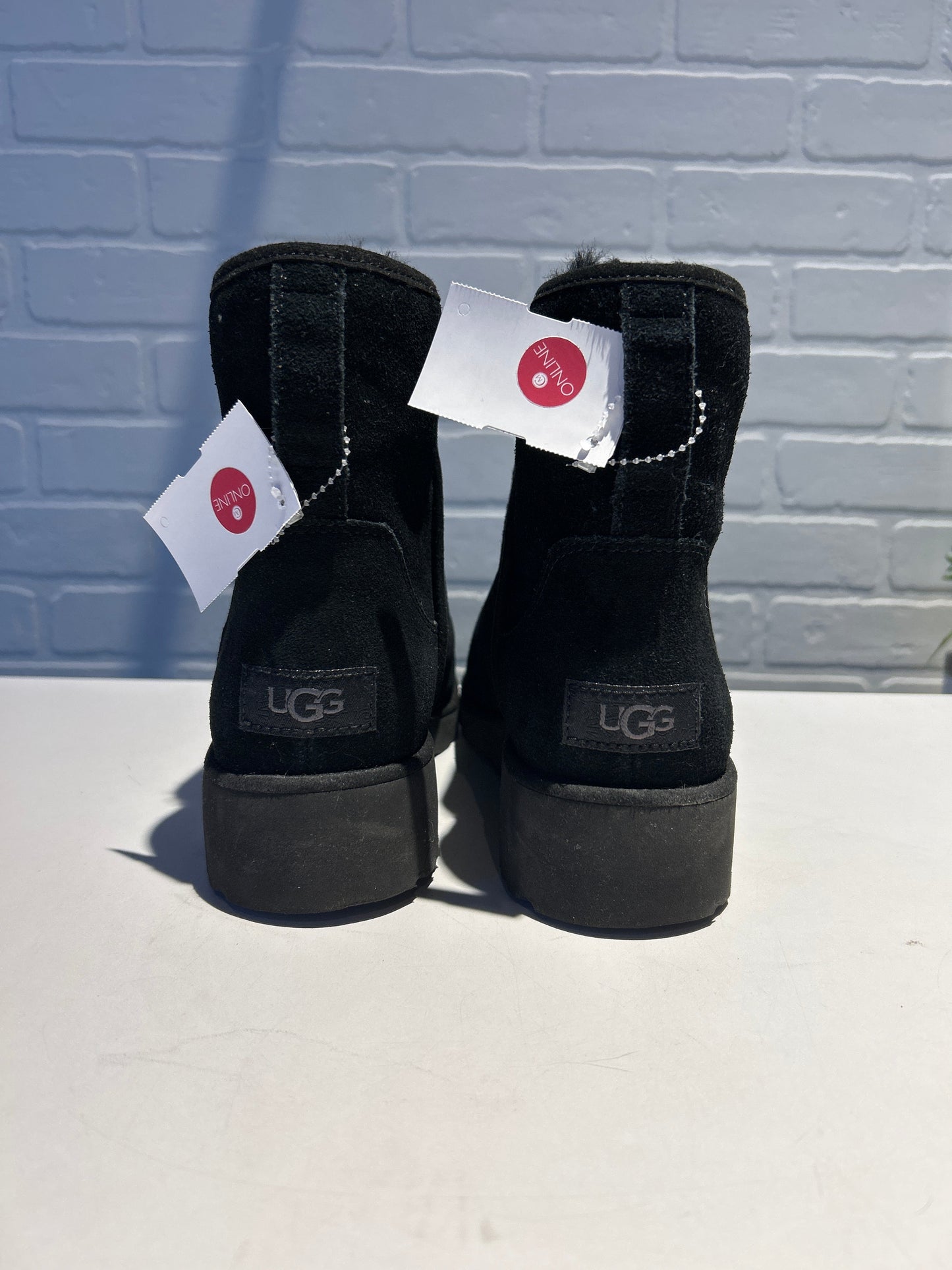 Boots Designer By Ugg In Black, Size: 8