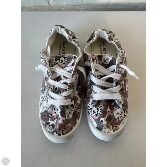 Shoes Flats By Isaac Mizrahi In Grey & White, Size: 8.5