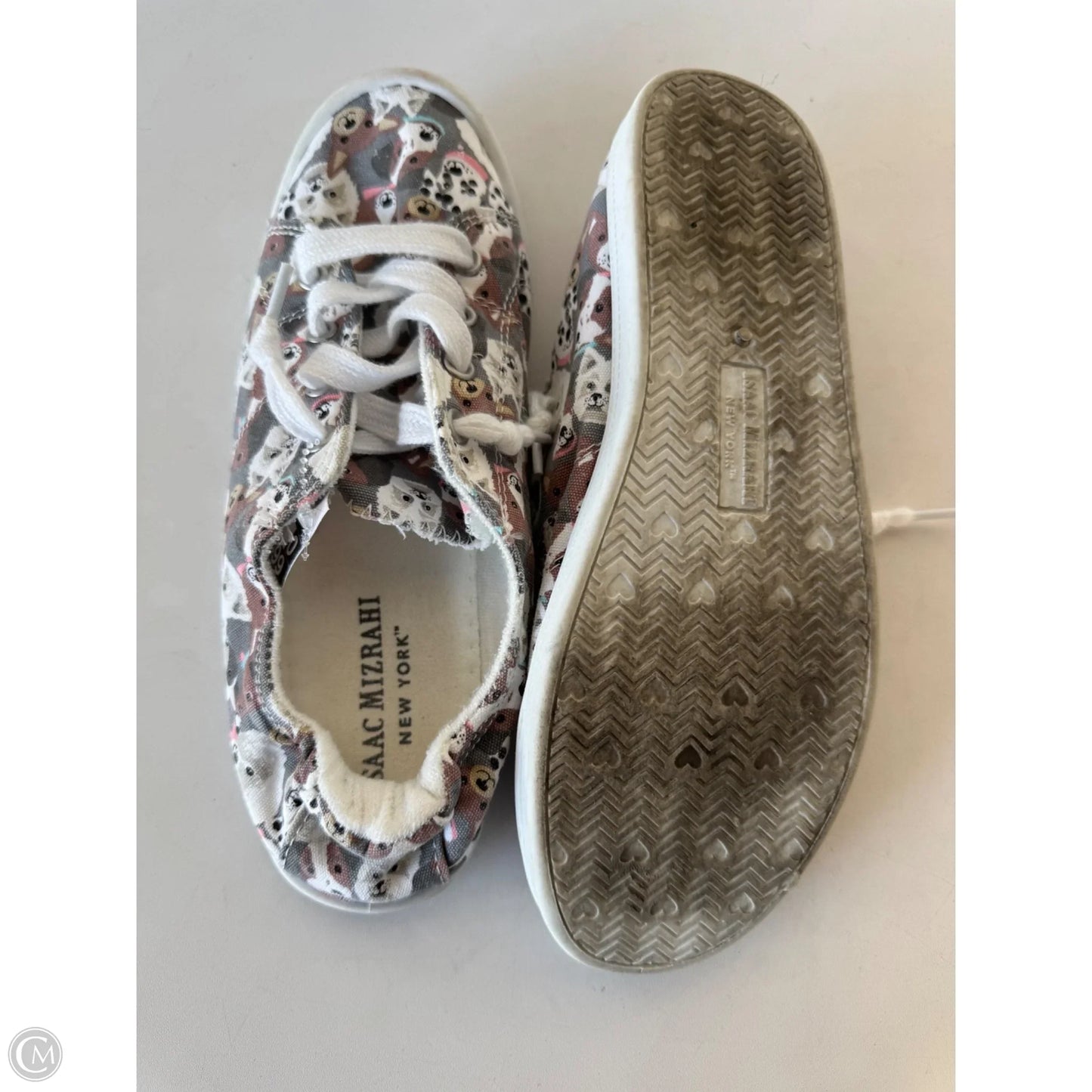 Shoes Flats By Isaac Mizrahi In Grey & White, Size: 8.5