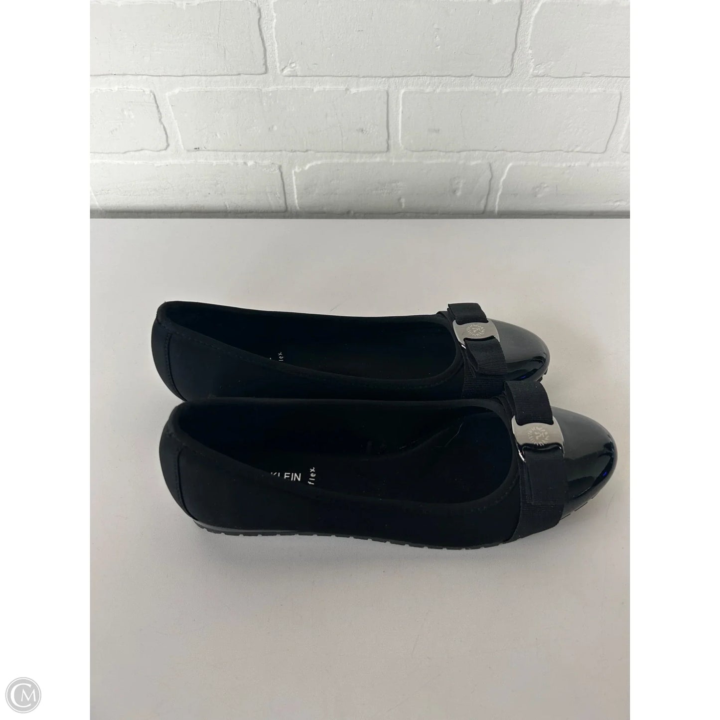 Shoes Flats By Anne Klein In Black, Size: 8