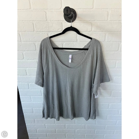 Top Short Sleeve Basic By Xhilaration In Grey, Size: Xl