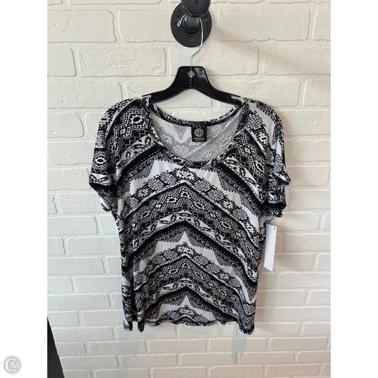 Top Short Sleeve By Bobeau In Black & White, Size: M