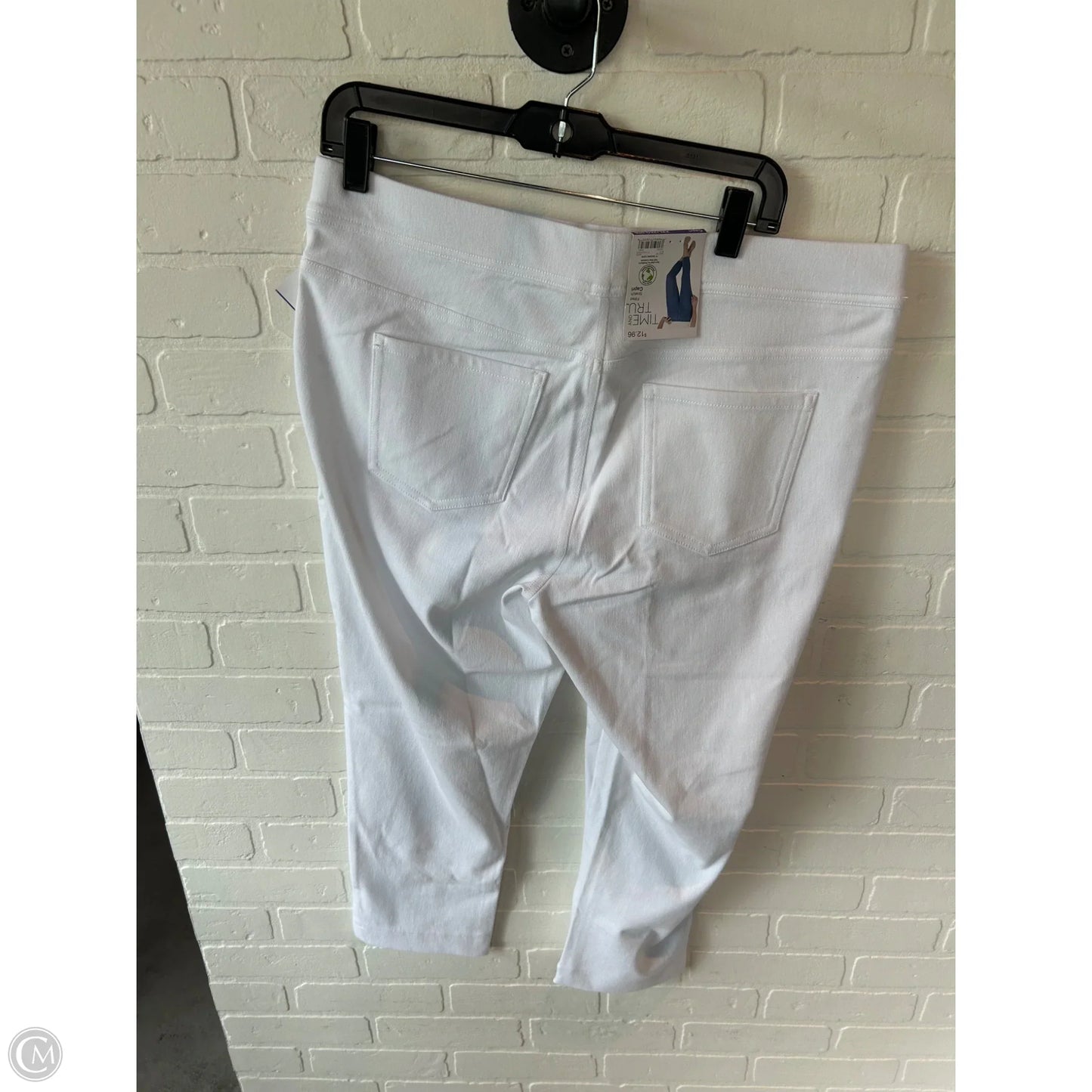 Capris By Time And Tru In White, Size: 20