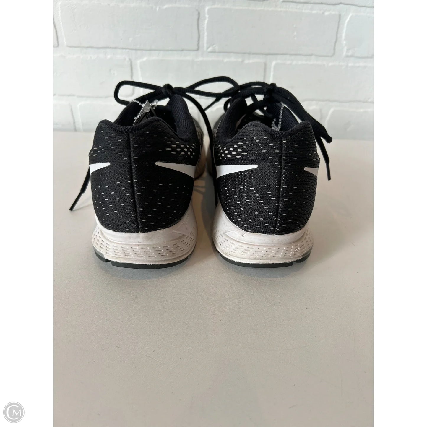 Shoes Athletic By Nike In Black & White, Size: 10